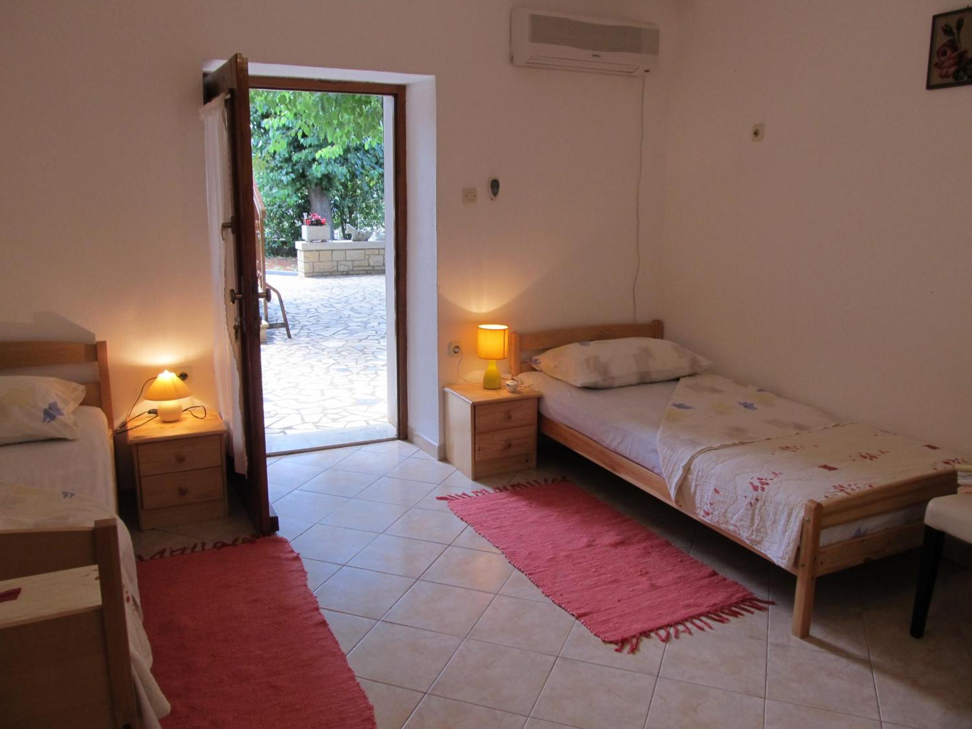 Apartments Vesna With Pool - New! Sveti Lovreč Pazenatički 部屋 写真