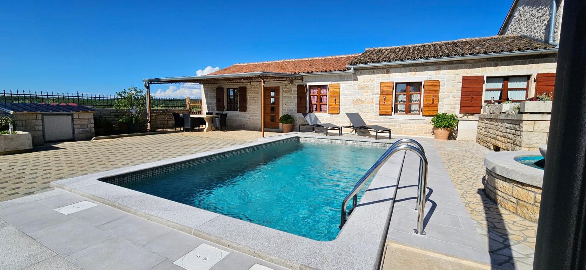 Apartments Vesna With Pool - New! Sveti Lovreč Pazenatički 部屋 写真
