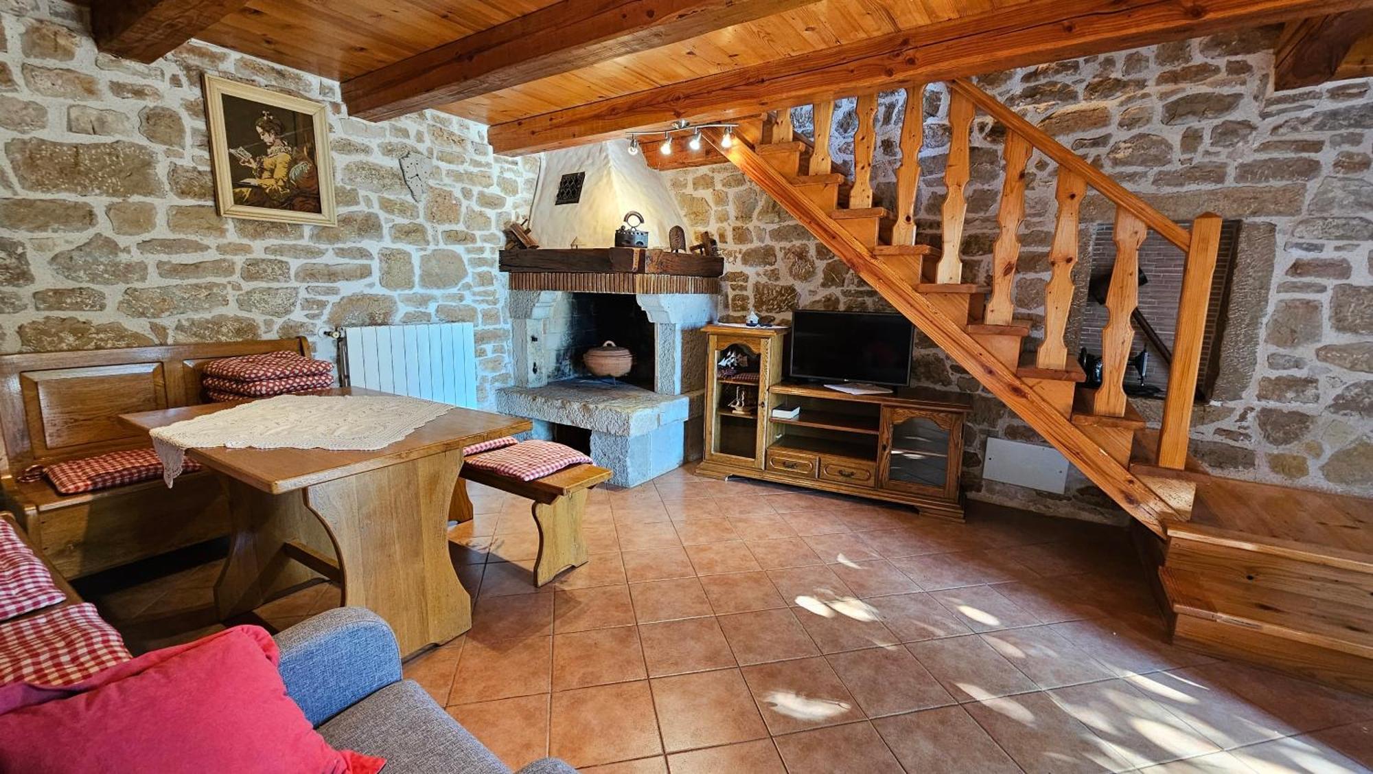 Apartments Vesna With Pool - New! Sveti Lovreč Pazenatički 部屋 写真