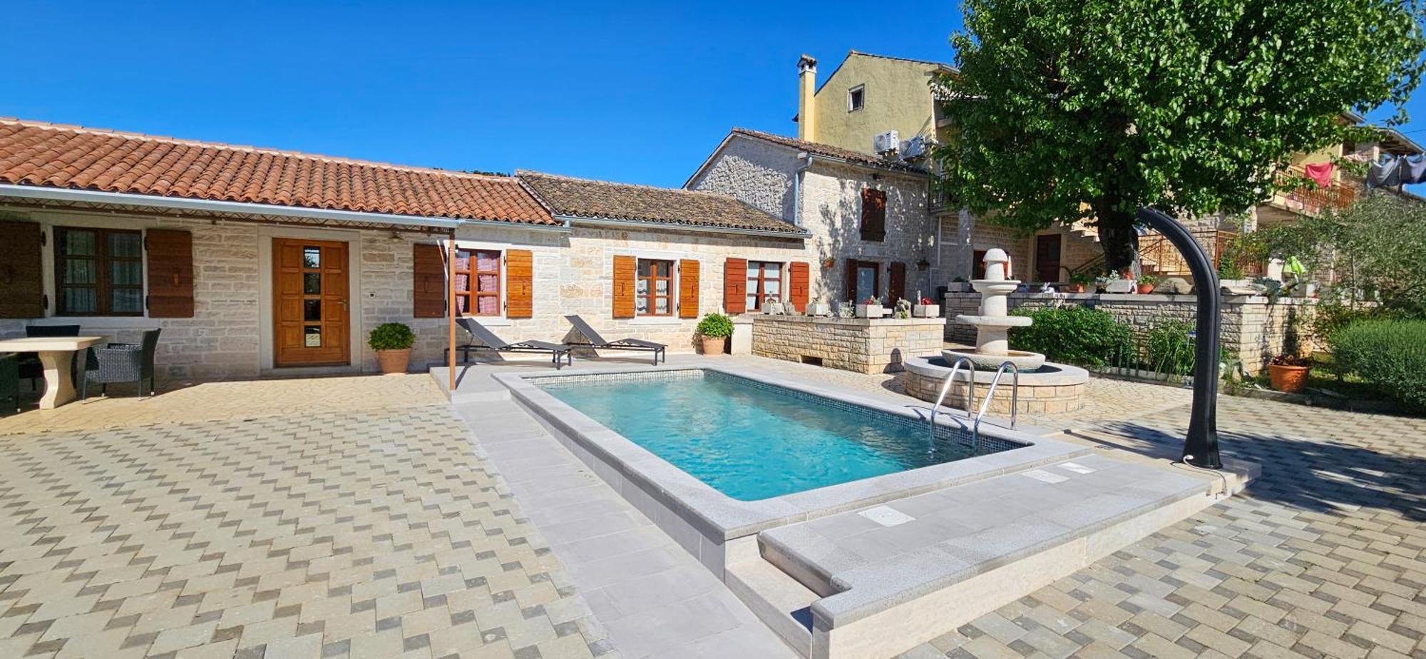 Apartments Vesna With Pool - New! Sveti Lovreč Pazenatički エクステリア 写真