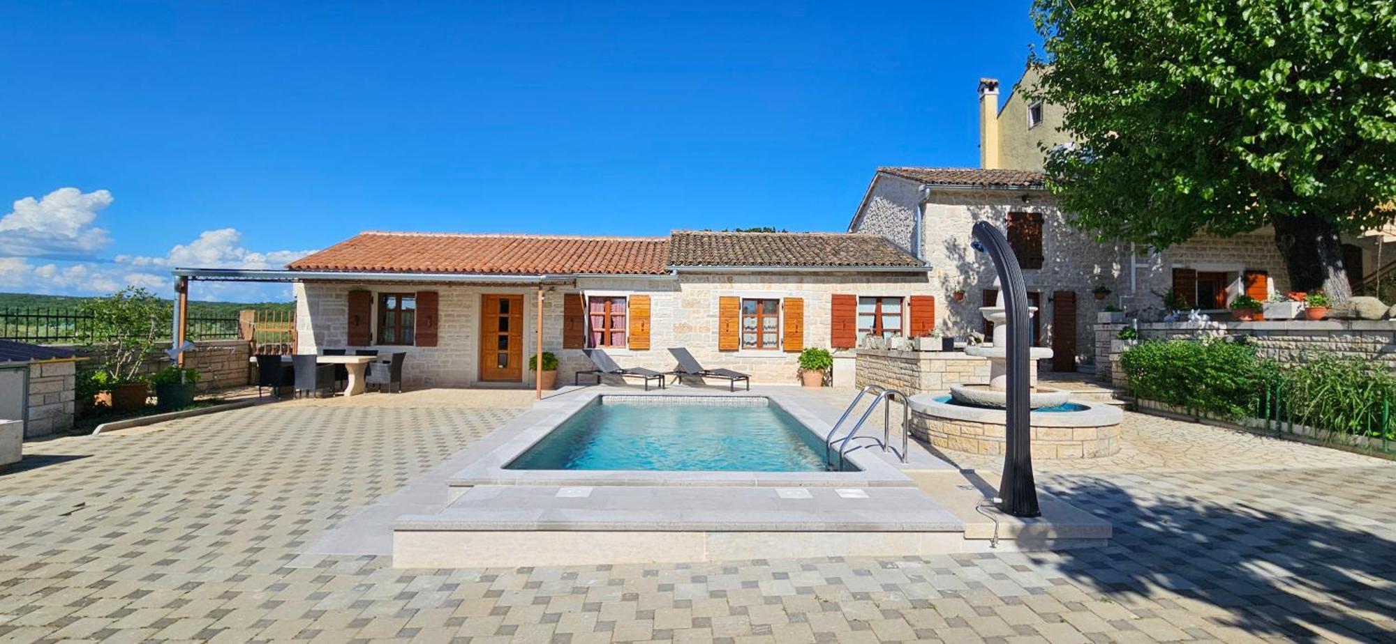 Apartments Vesna With Pool - New! Sveti Lovreč Pazenatički エクステリア 写真